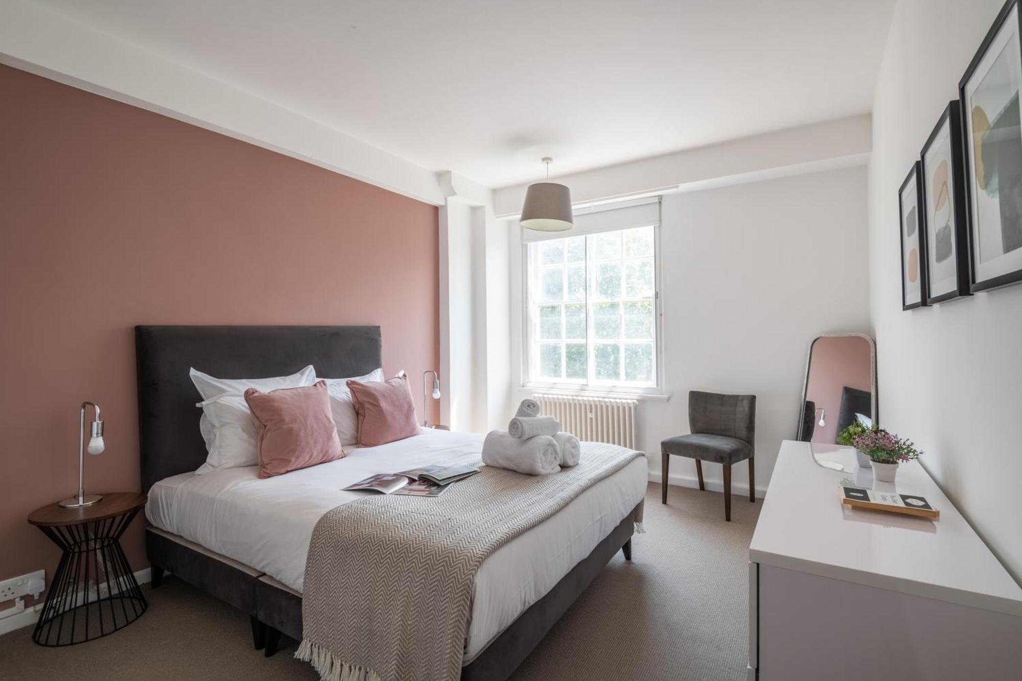 Dolphin House Serviced London