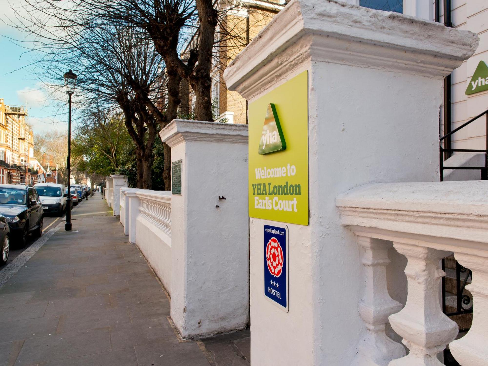 Yha Earl's Court Hostel *