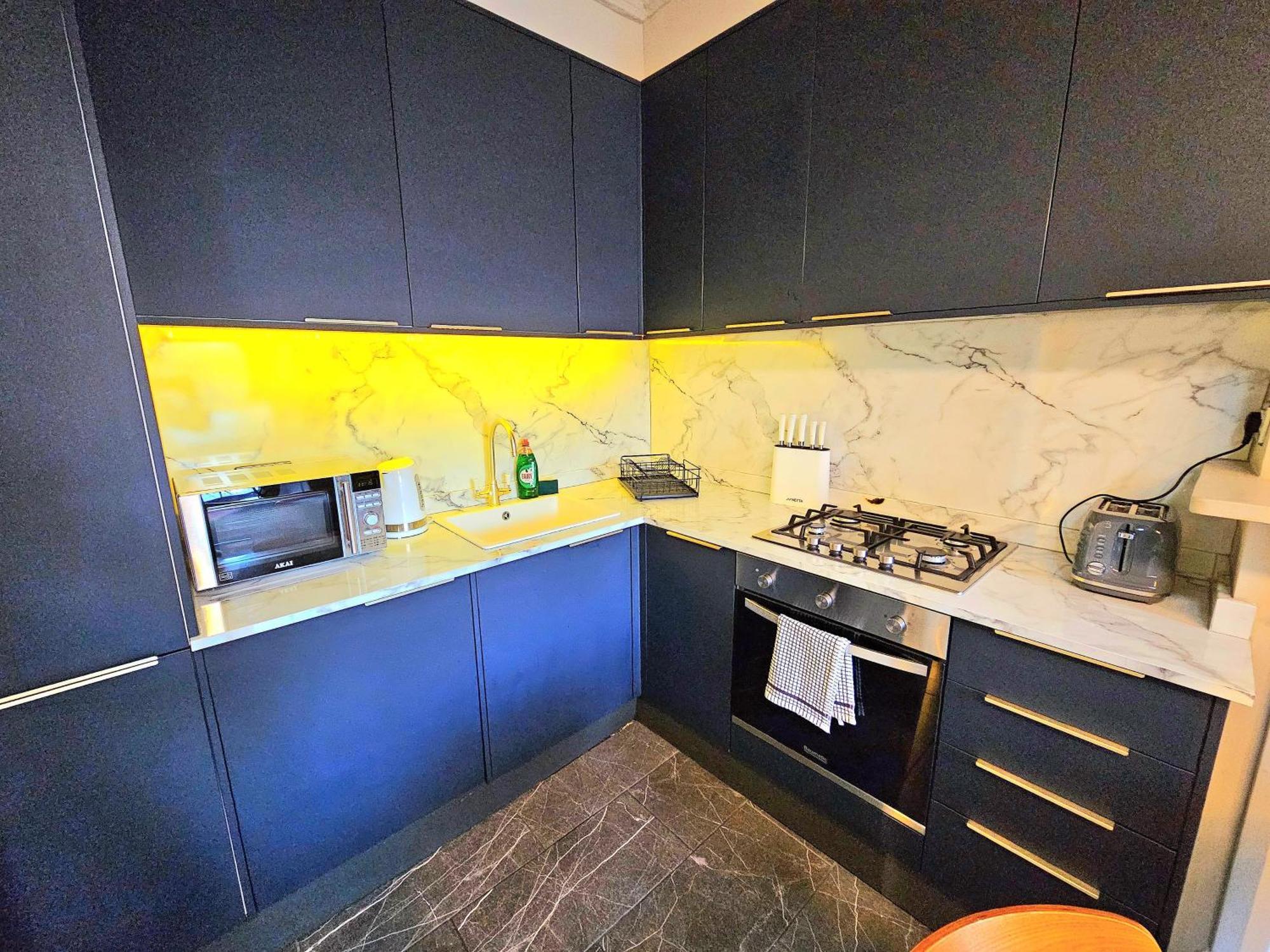 Stylish Hyde Park By Tube Stations With Elevator Apartment London