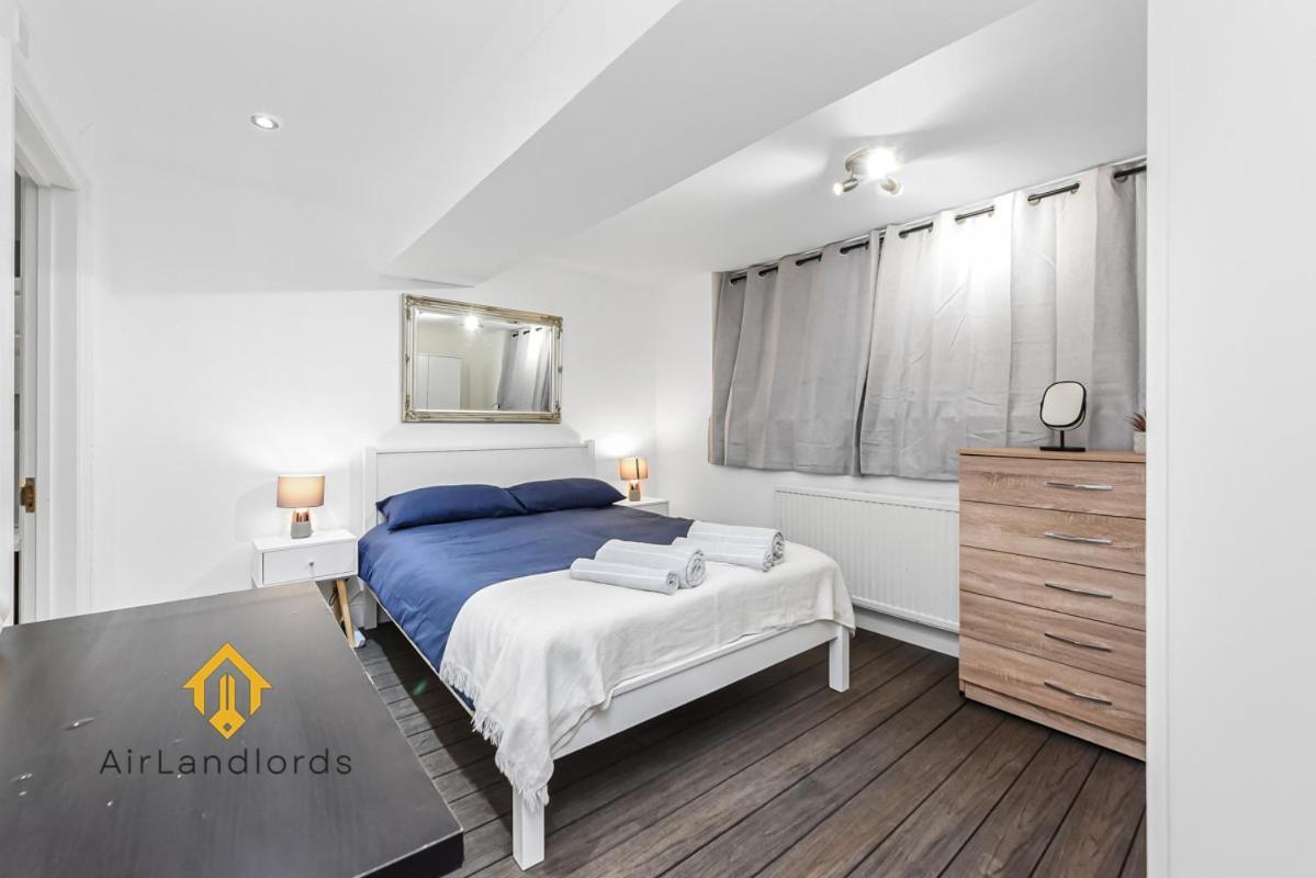 Exclusive 2bed 2bath Flat In Swiss * Londres