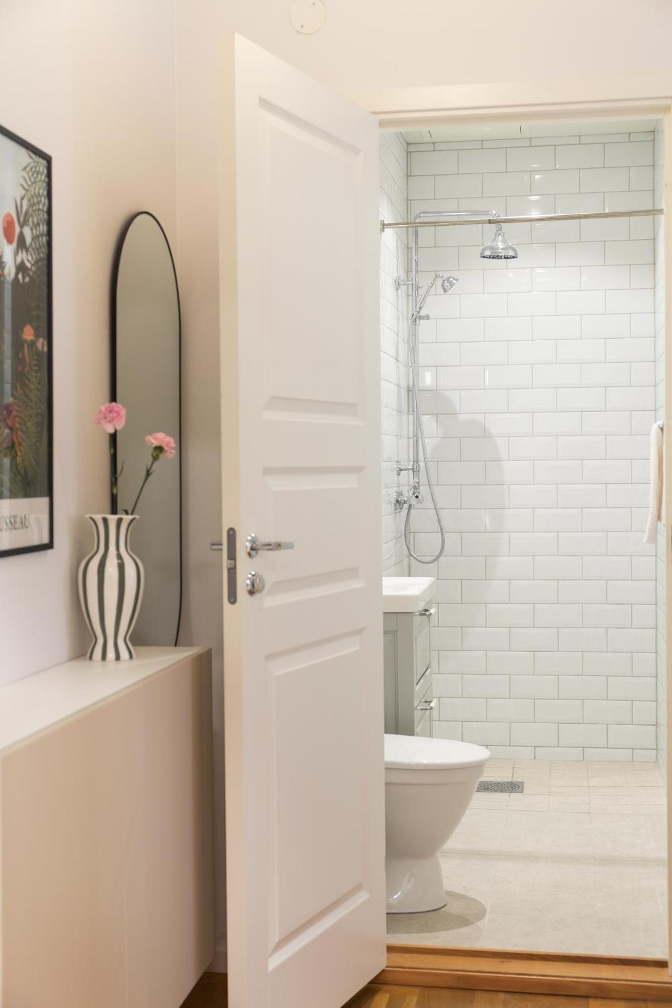 Esha Gate Apartment London