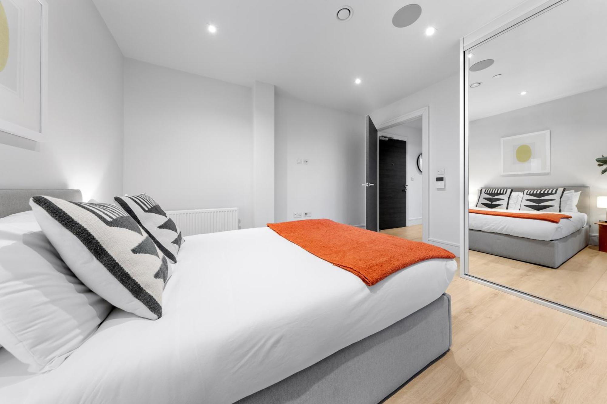 Stylish Retreats On Olympic Way Apartment London
