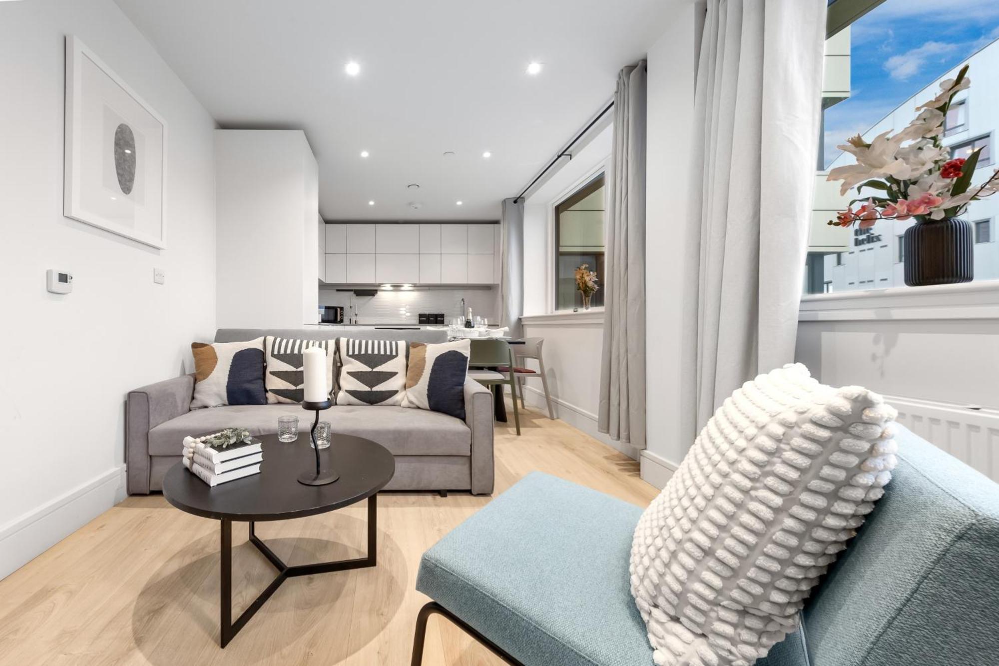 Stylish Retreats On Olympic Way Apartment