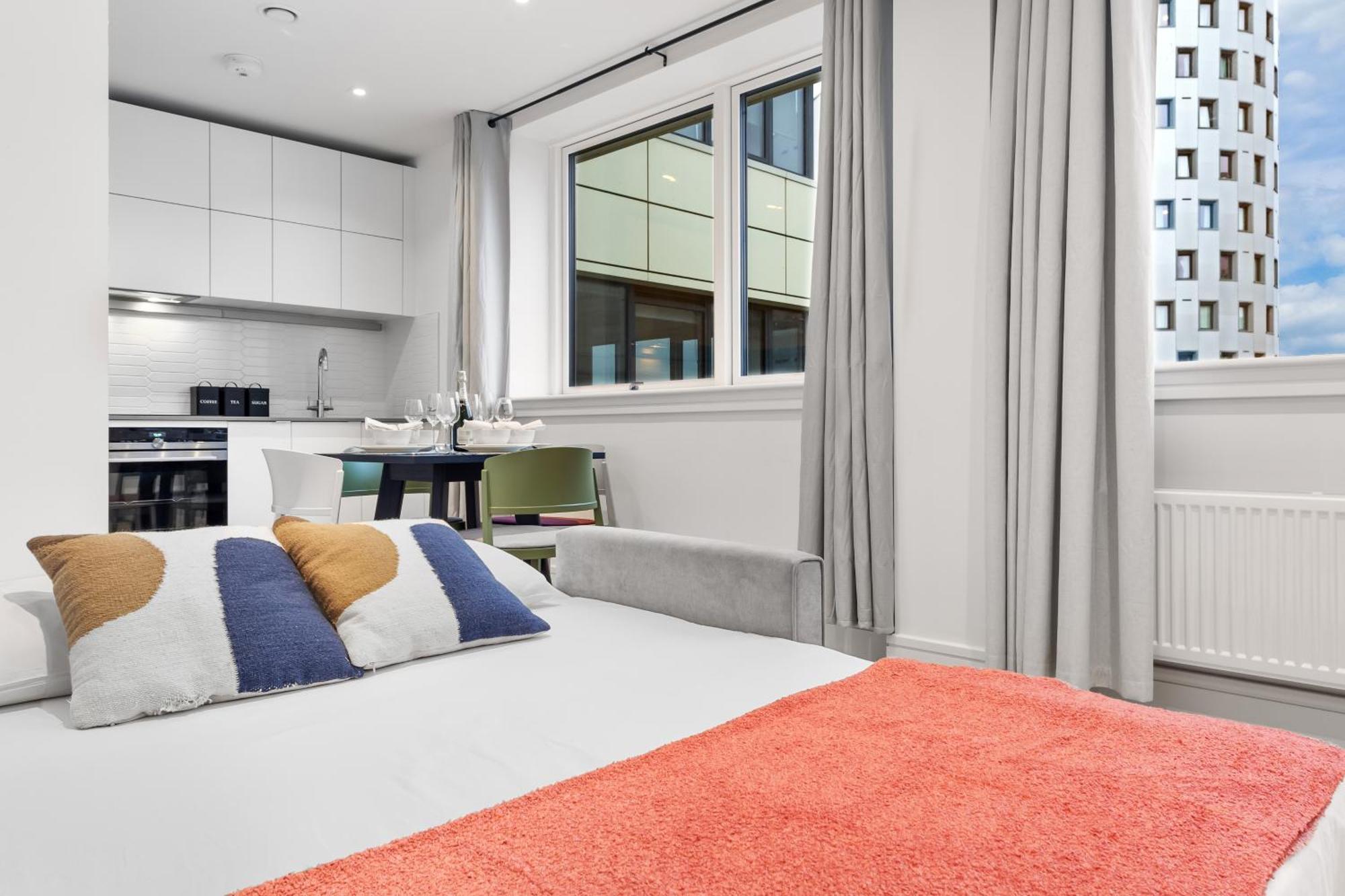 Apartment Stylish Retreats On Olympic Way London