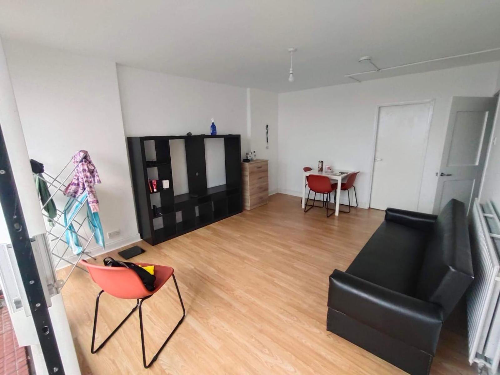 Rum i privatbostad Flatshare Canary Wharf Cityview Shared With Host For Common Spaces Separate Bedroom Shared Bathroom