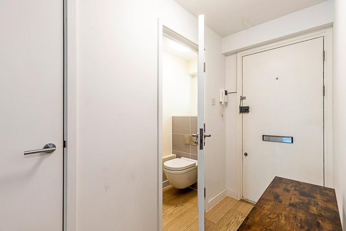Sunny Belgravia With A Balcony * London