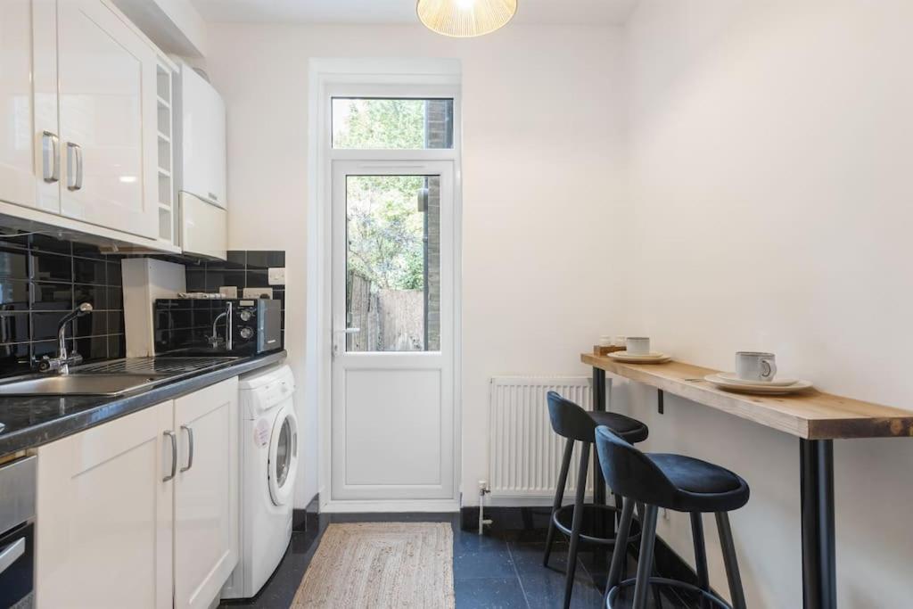 King's Cross Townhouse - Contemporary Garden Flat Leilighet London