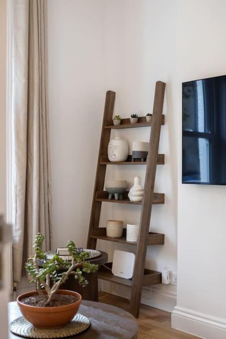King's Cross Townhouse - Contemporary Garden Flat Leilighet London