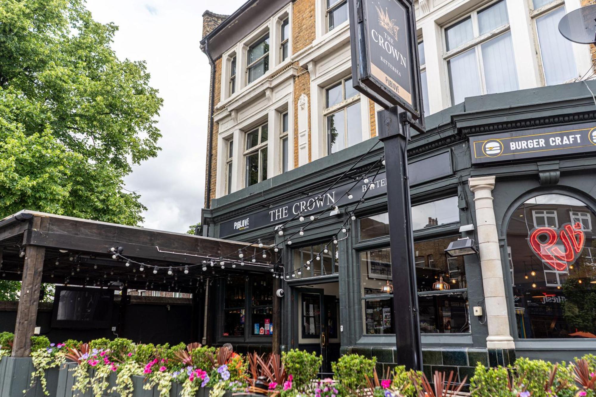 Publove @ The Crown, Battersea Vandrerhjem