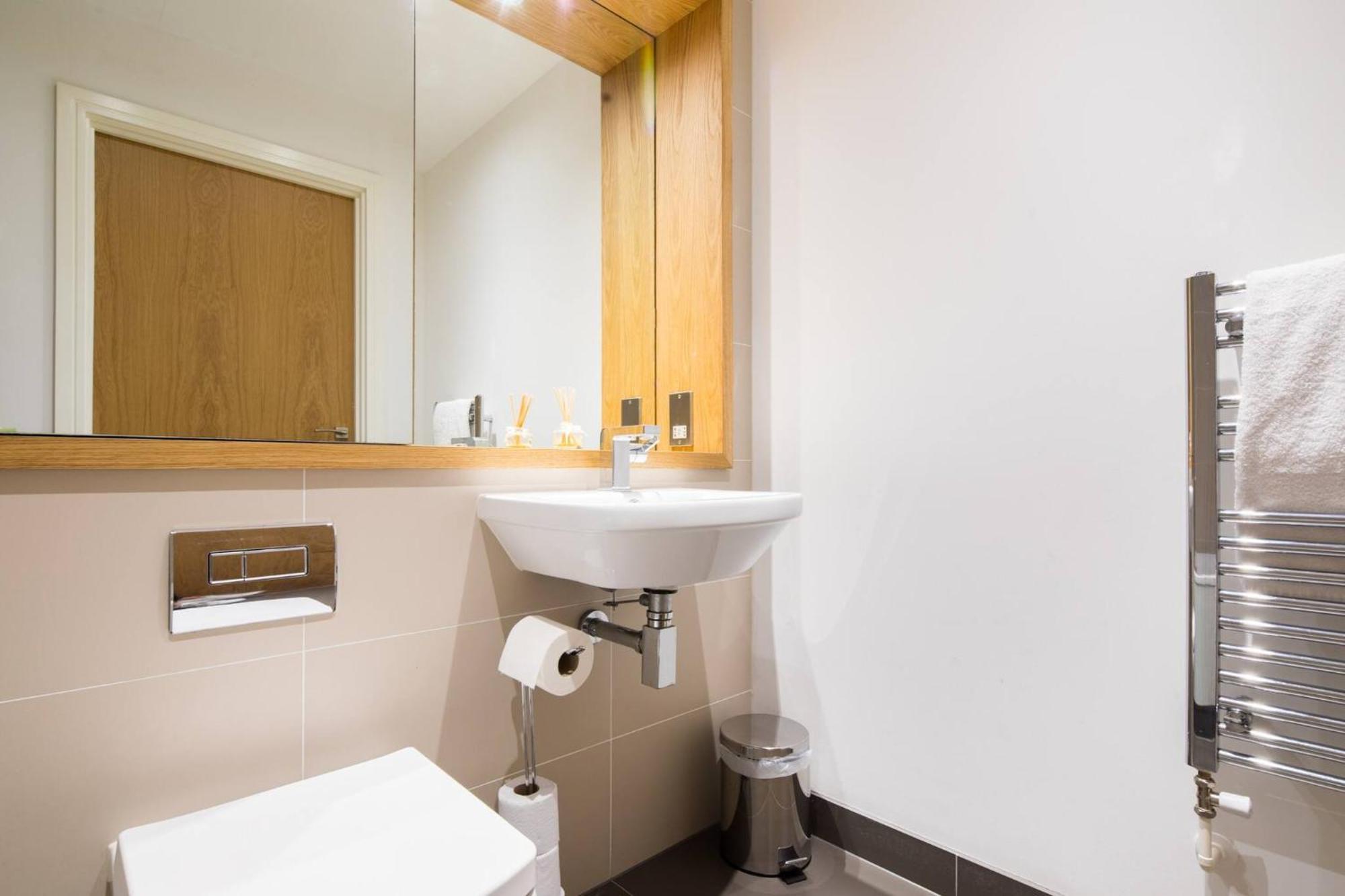 Greenwich Riverside 2 Bed Sleeps 6 * Londen