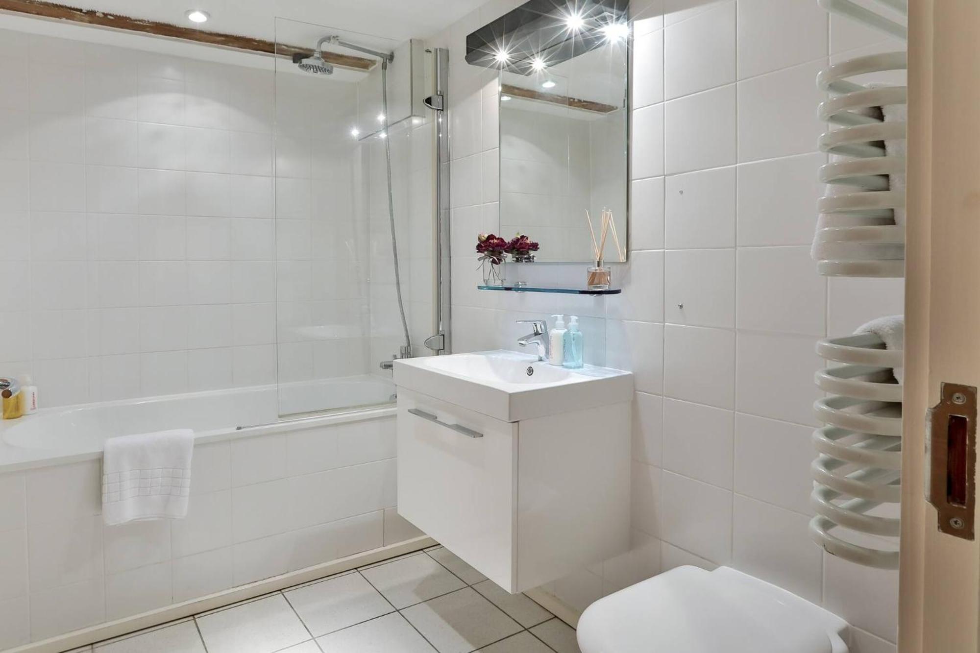 Appartement Wild Roses Serviced - Excel Warehouse 1 *
