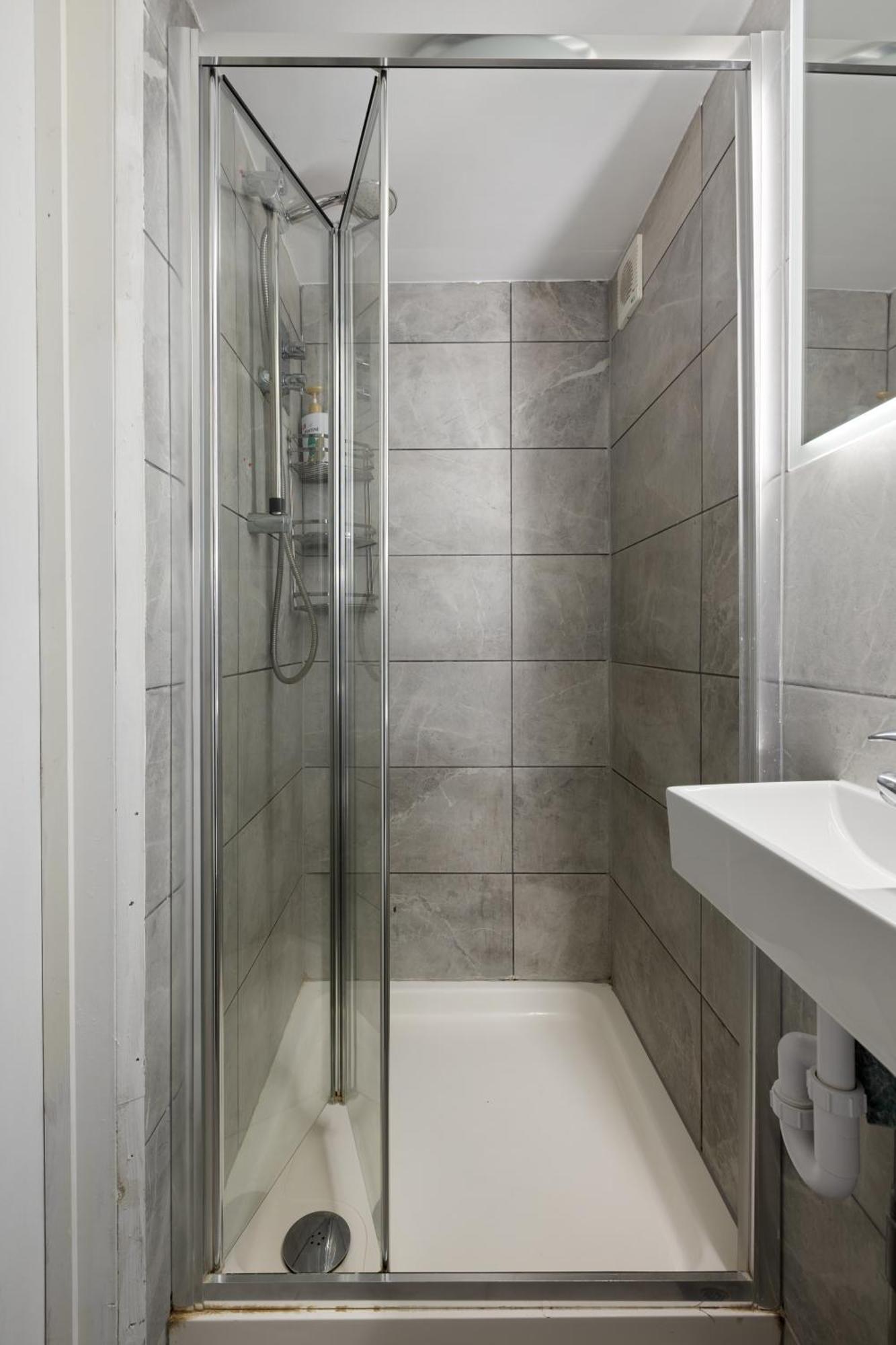 Appartement Modern Flat & Balcony In Historic West Kensington Londen