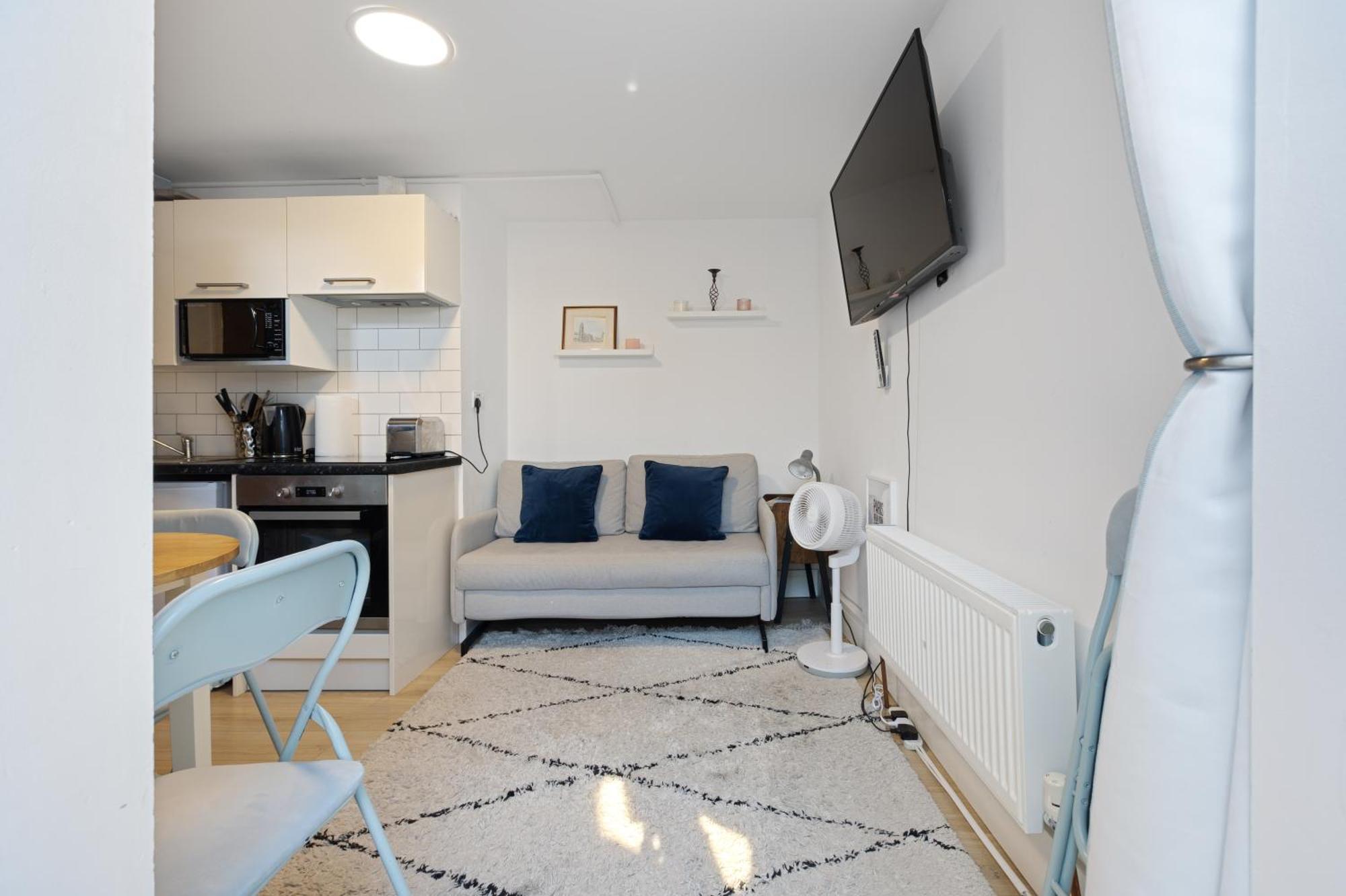 Modern Flat & Balcony In Historic West Kensington Londen