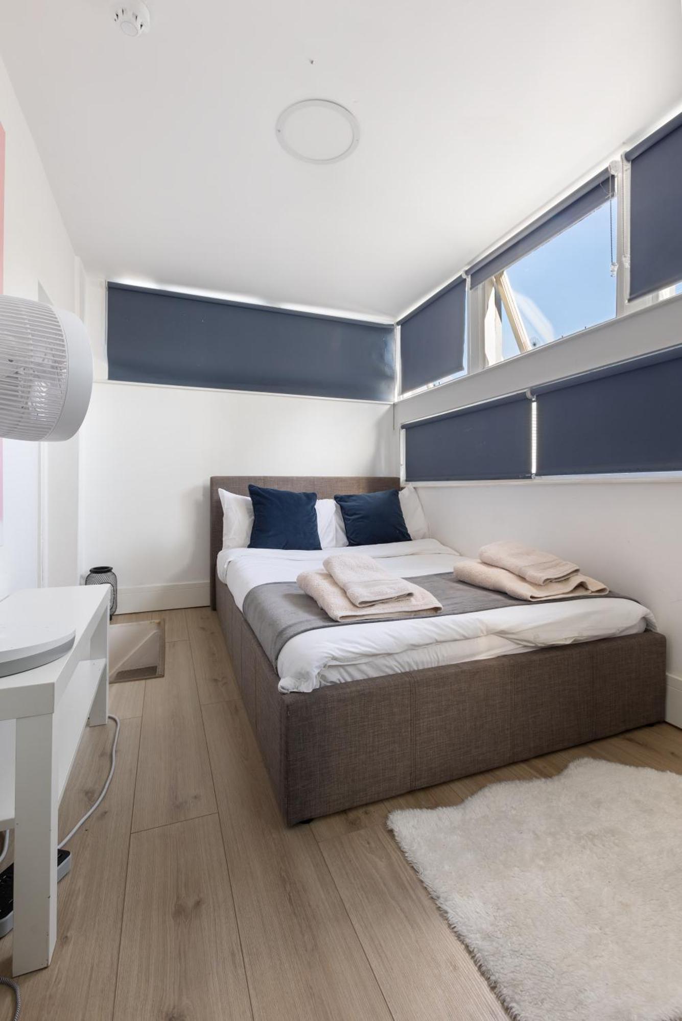Modern Flat & Balcony In Historic West Kensington Londen