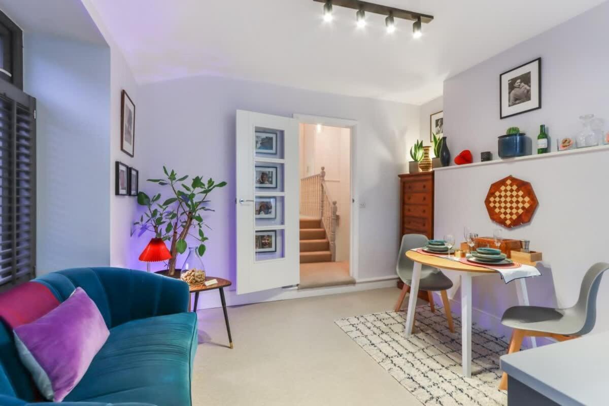 Modern Double Bedroom In 1 Semesterbostad