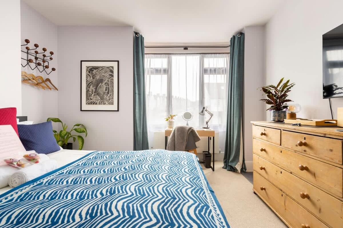 Semesterbostad Modern Double Bedroom In 1 London