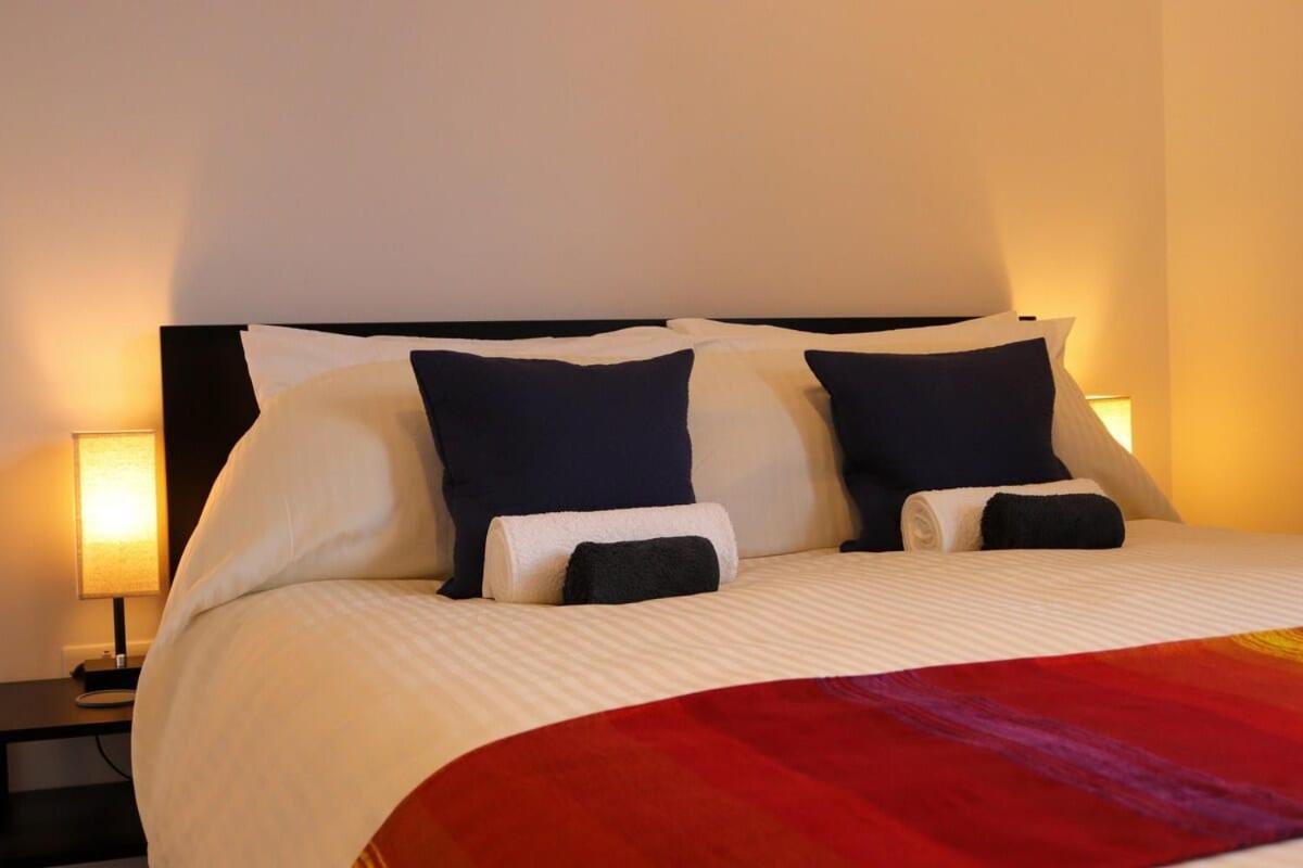 Modern Double Bedroom In 2 Casa vacanze *