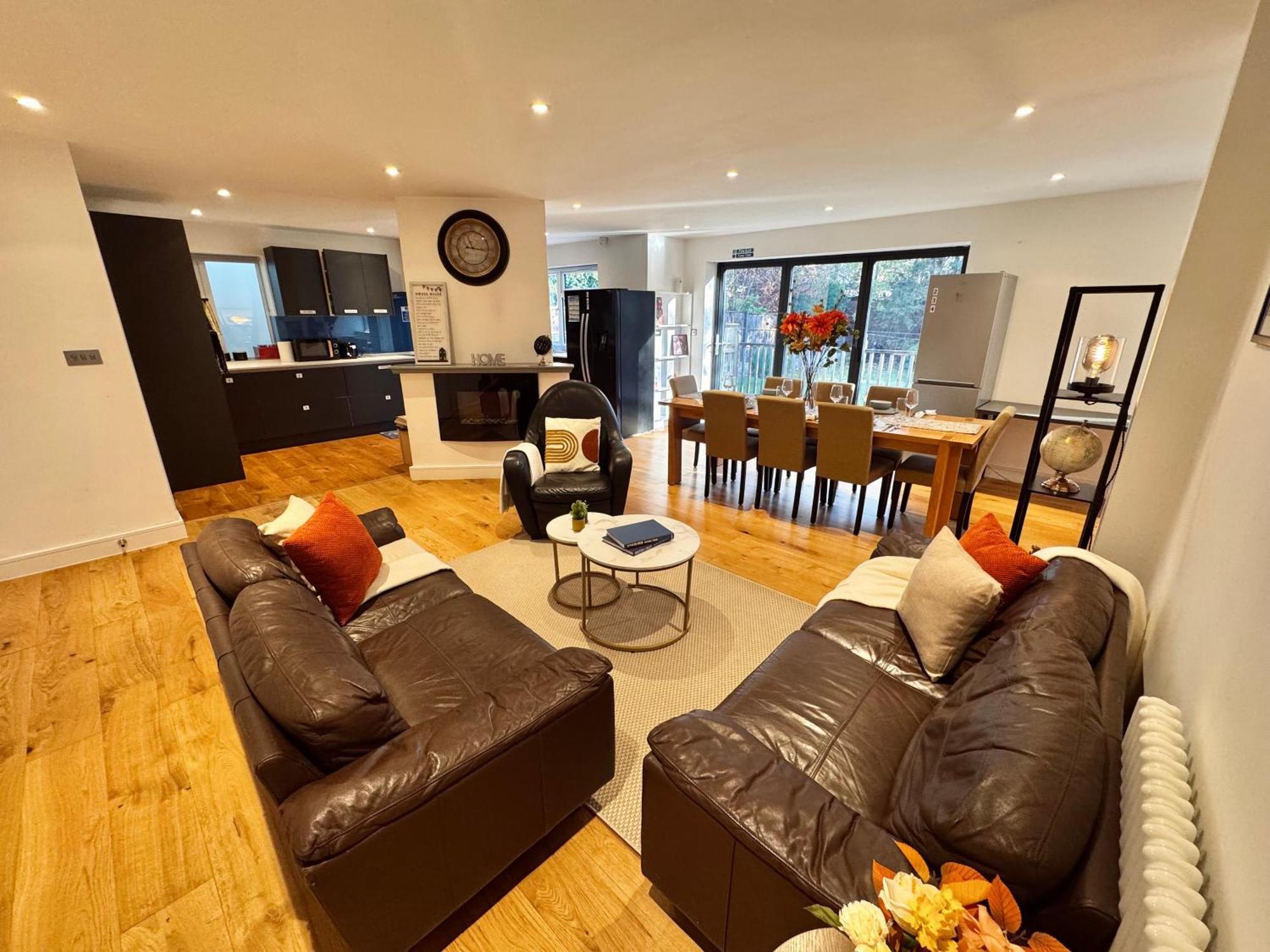 Gasthof En-suites With Free Parking 30min To London