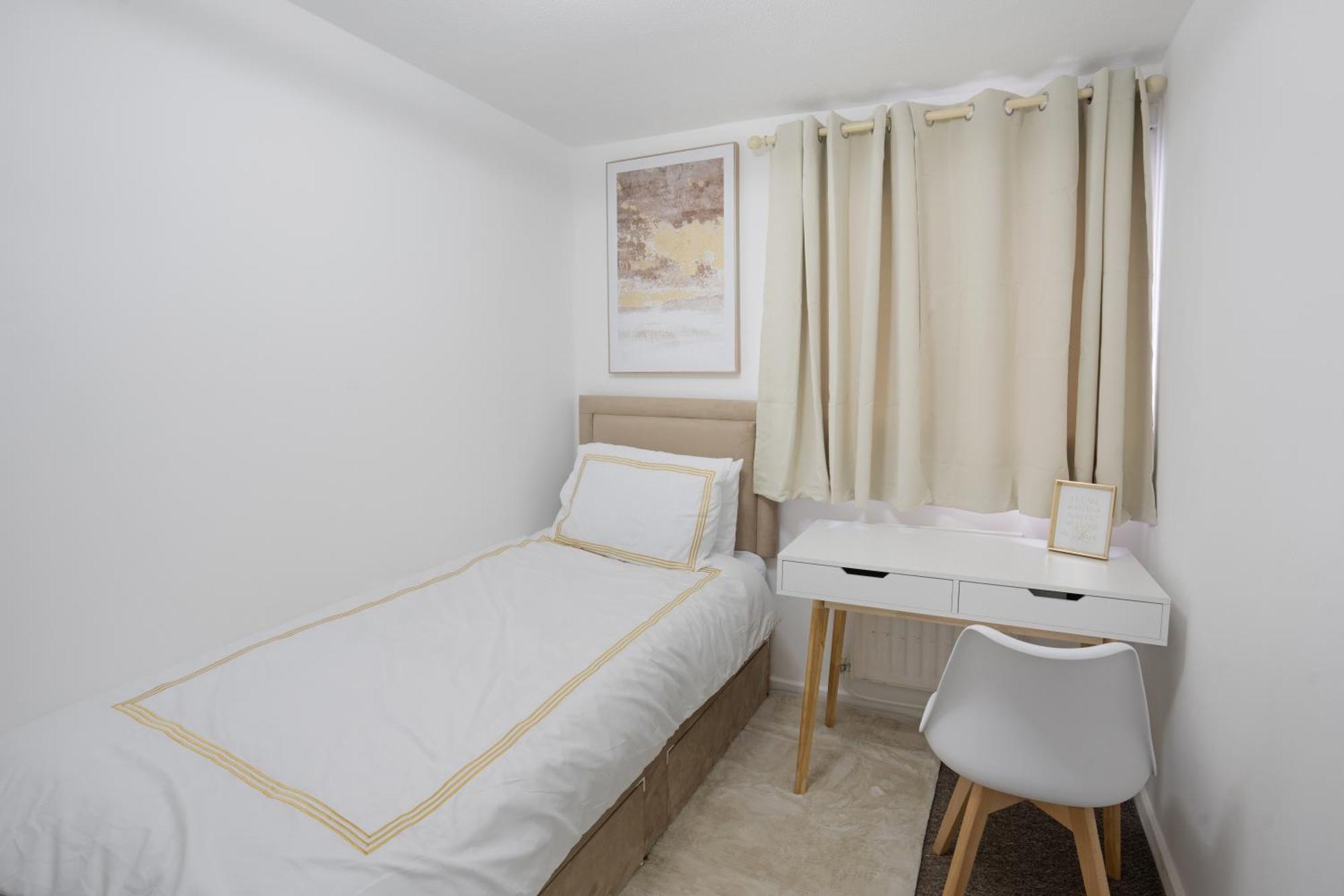 Luxury 3 Bedroom House In Woodgreen Londra