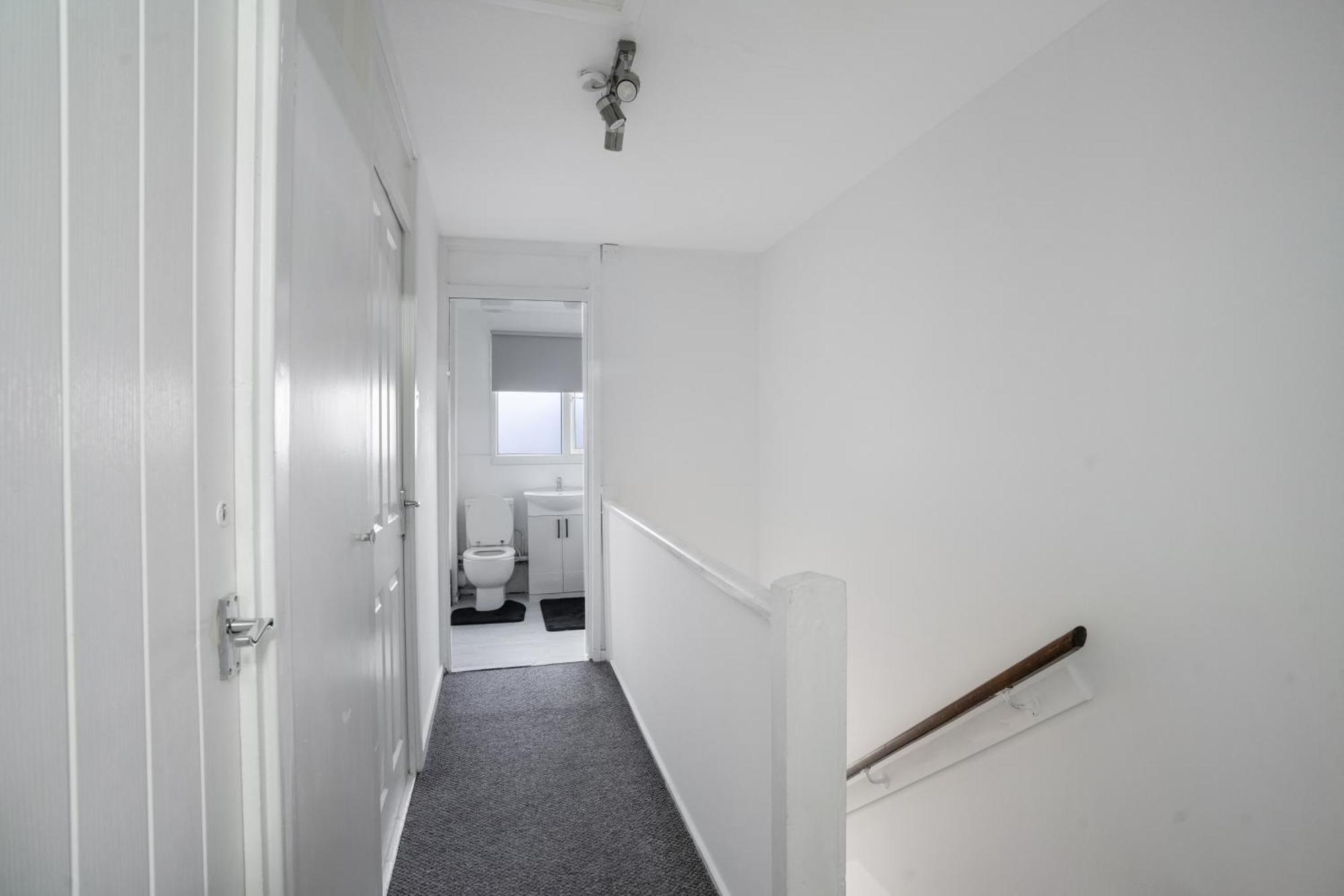 Luxury 3 Bedroom House In Woodgreen * Londra