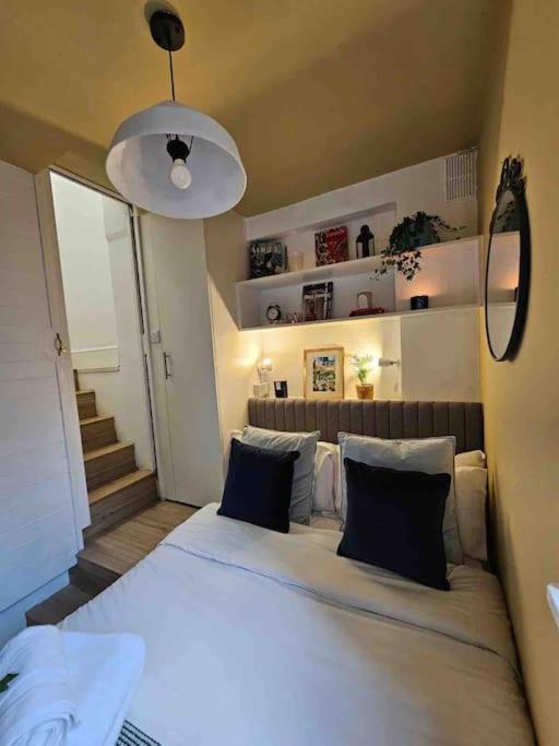 Balcony Flat In Victorian West Kensington Mansion Lägenhet London