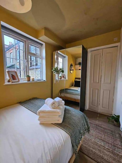 Balcony Flat In Victorian West Kensington Mansion Lägenhet