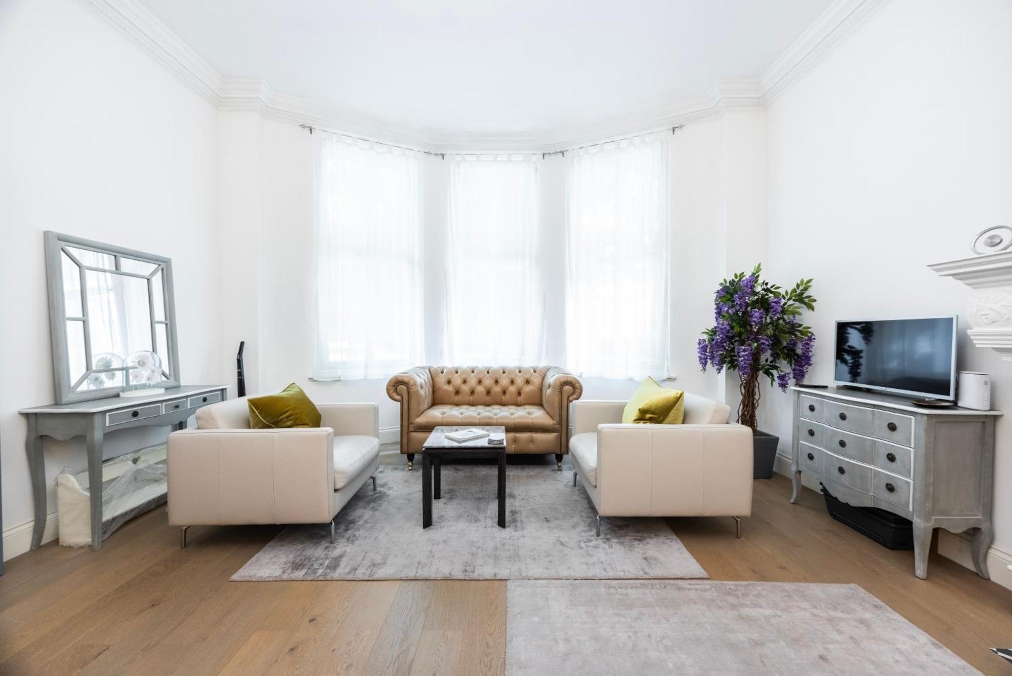 Modern 2br Flat Near Shepherds Bush & Westfield