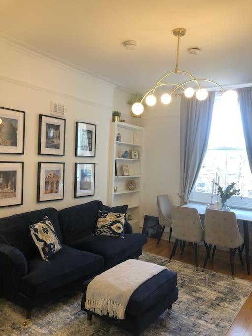 Lägenhet Flat London