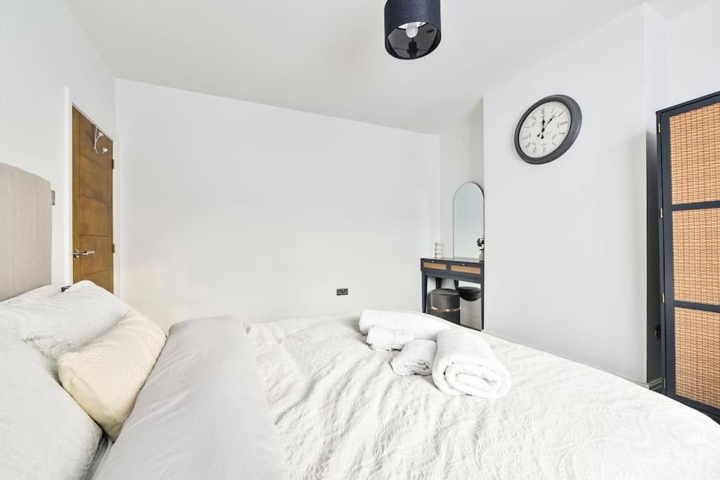 House With Garden Next Wembley Stadium Free Parking Apartment
