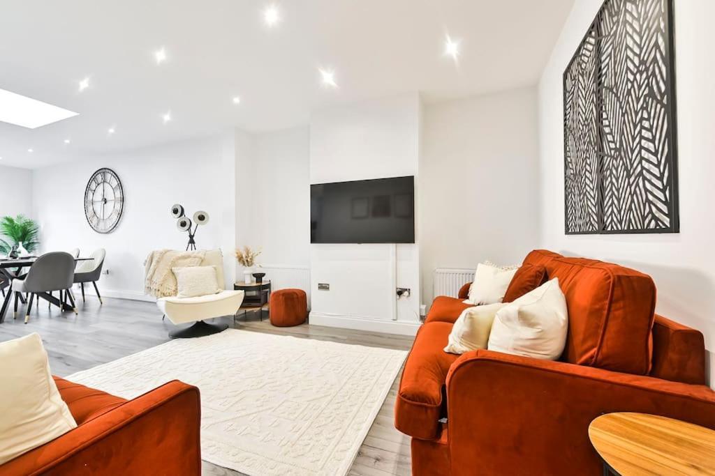 House With Garden Next Wembley Stadium Free Parking Apartment London