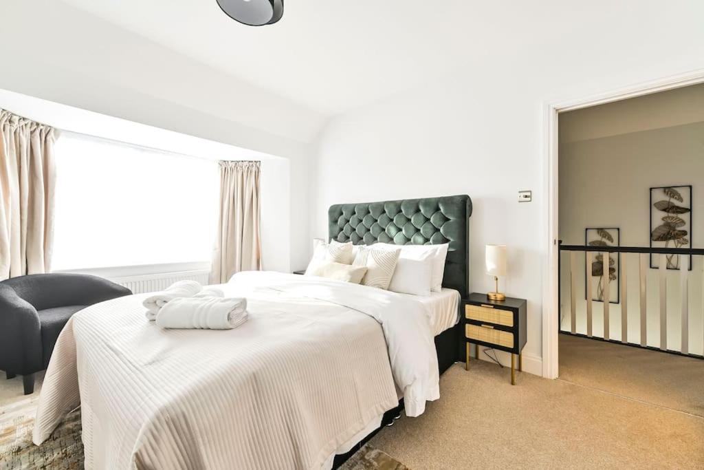 House With Garden Next Wembley Stadium Free Parking Apartment London