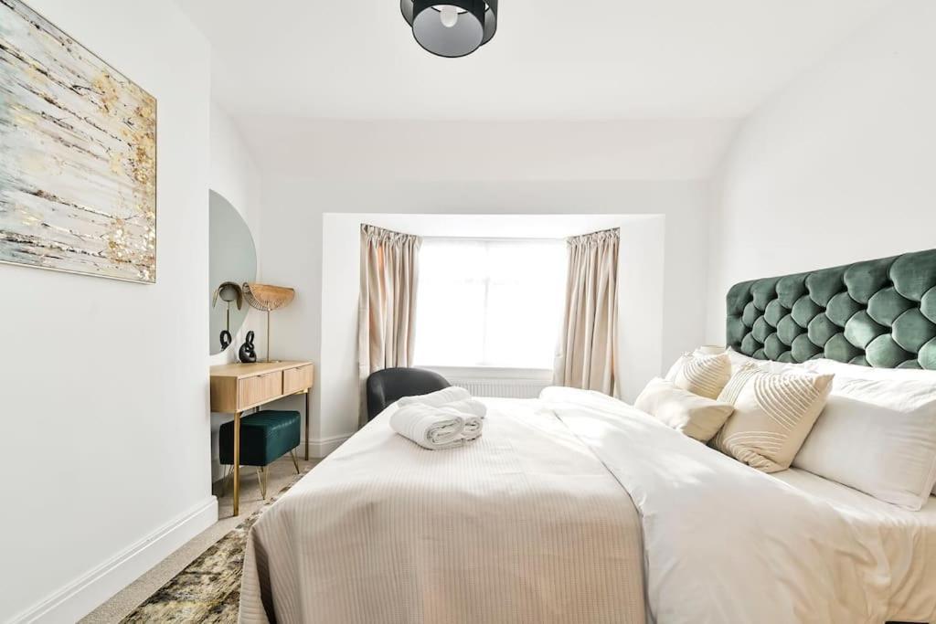 House With Garden Next Wembley Stadium Free Parking Londres