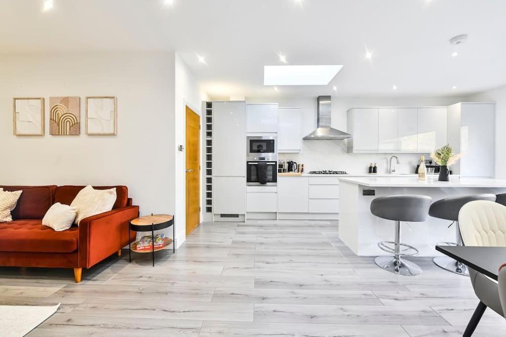 House With Garden Next Wembley Stadium Free Parking Apartment