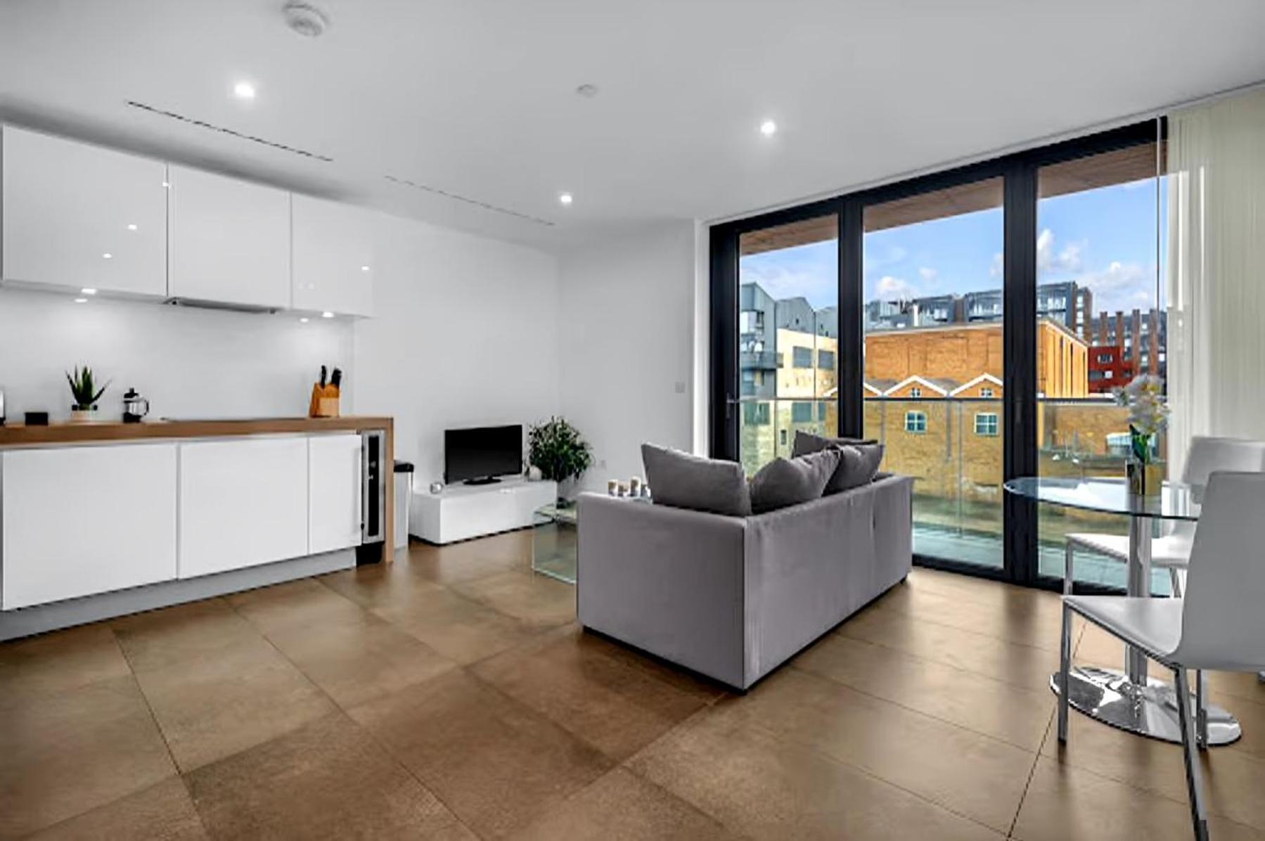 Londwell, Kings Cross & Pentonville Luxury Balcony London
