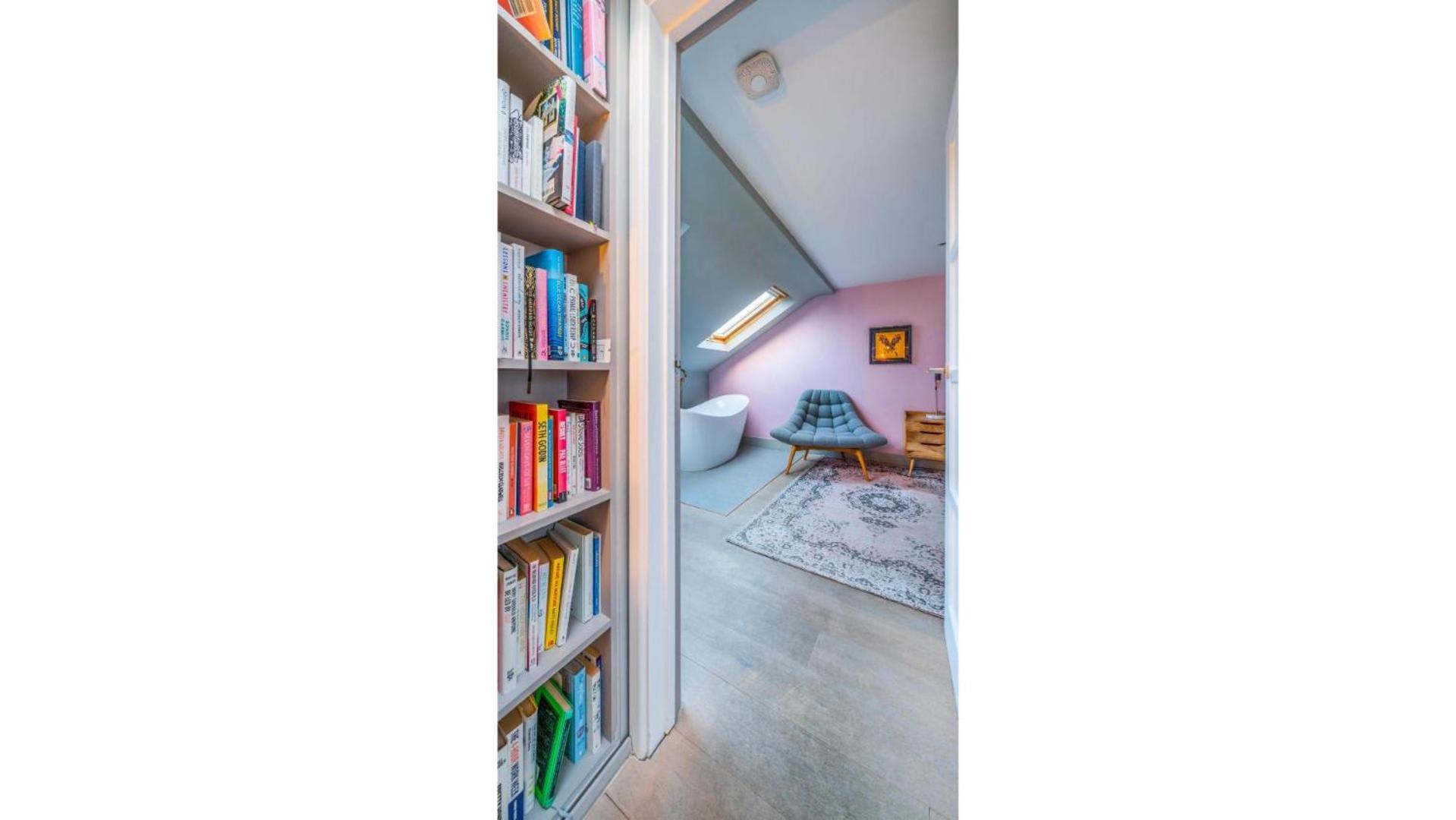 Semesterbostad Spacious 4br Retreat With Private Garden Zone 3