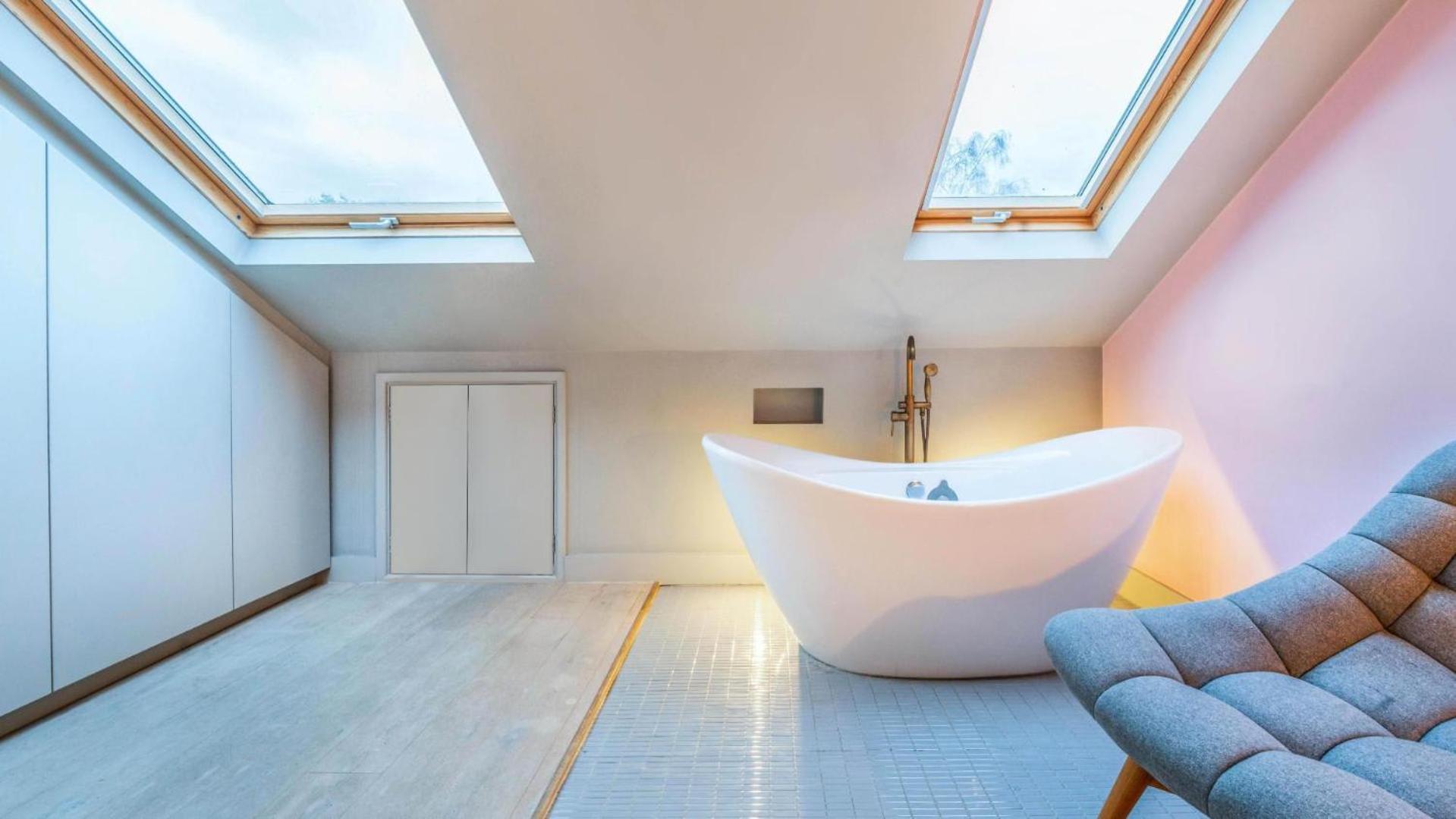 Spacious 4br Retreat With Private Garden Zone 3 London
