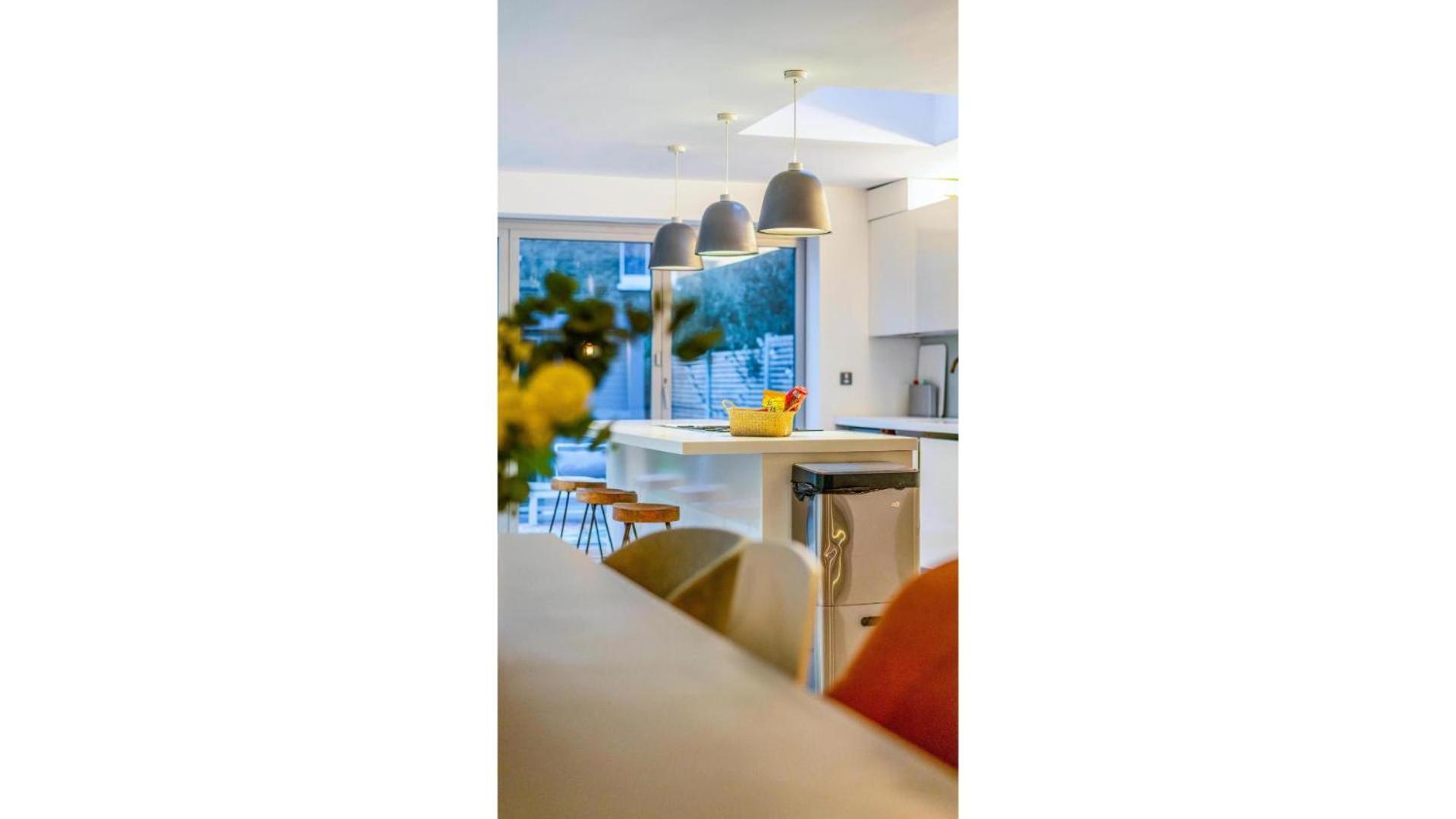 Spacious 4br Retreat With Private Garden Zone 3 London