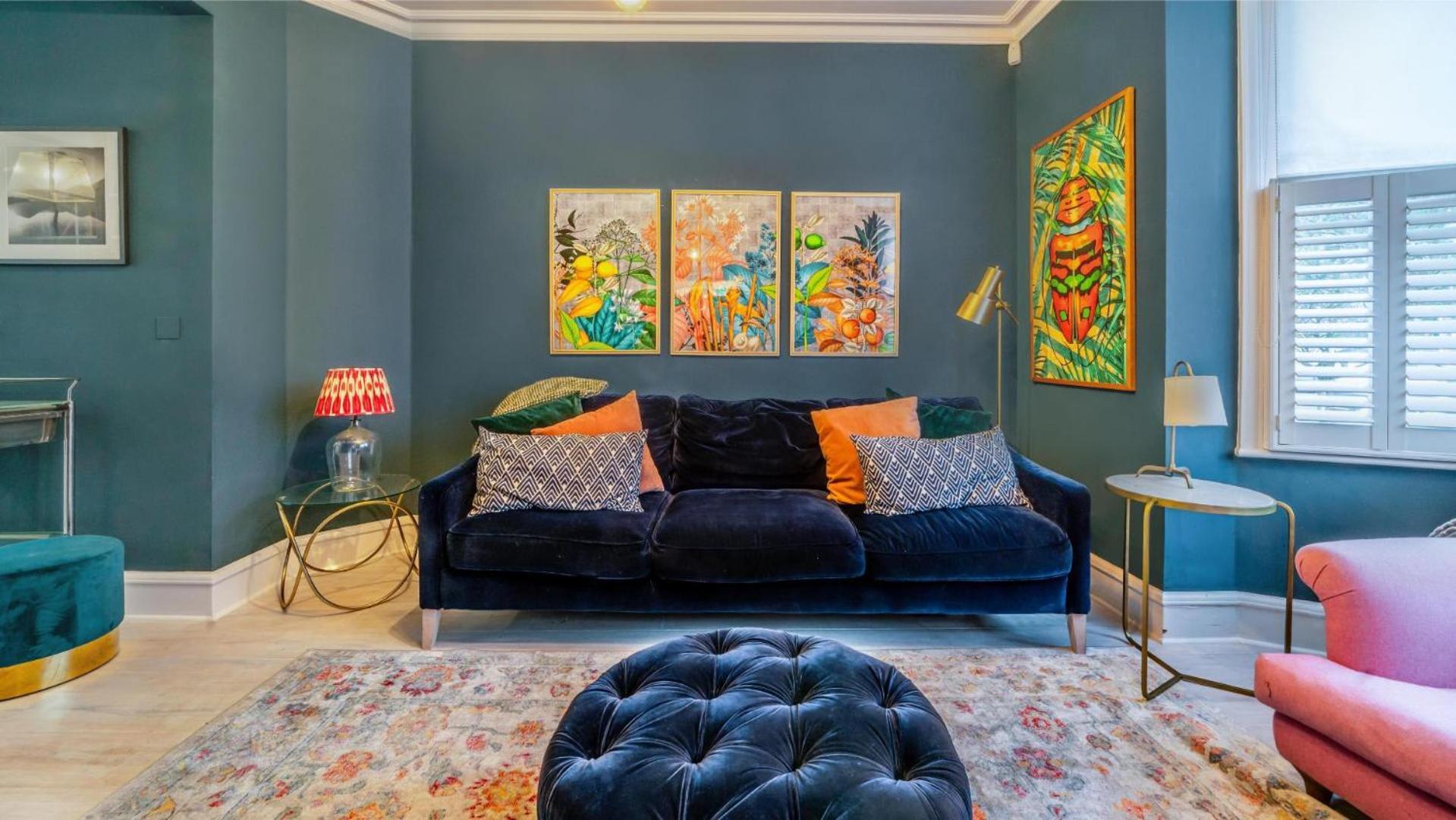 Semesterbostad Spacious 4br Retreat With Private Garden Zone 3