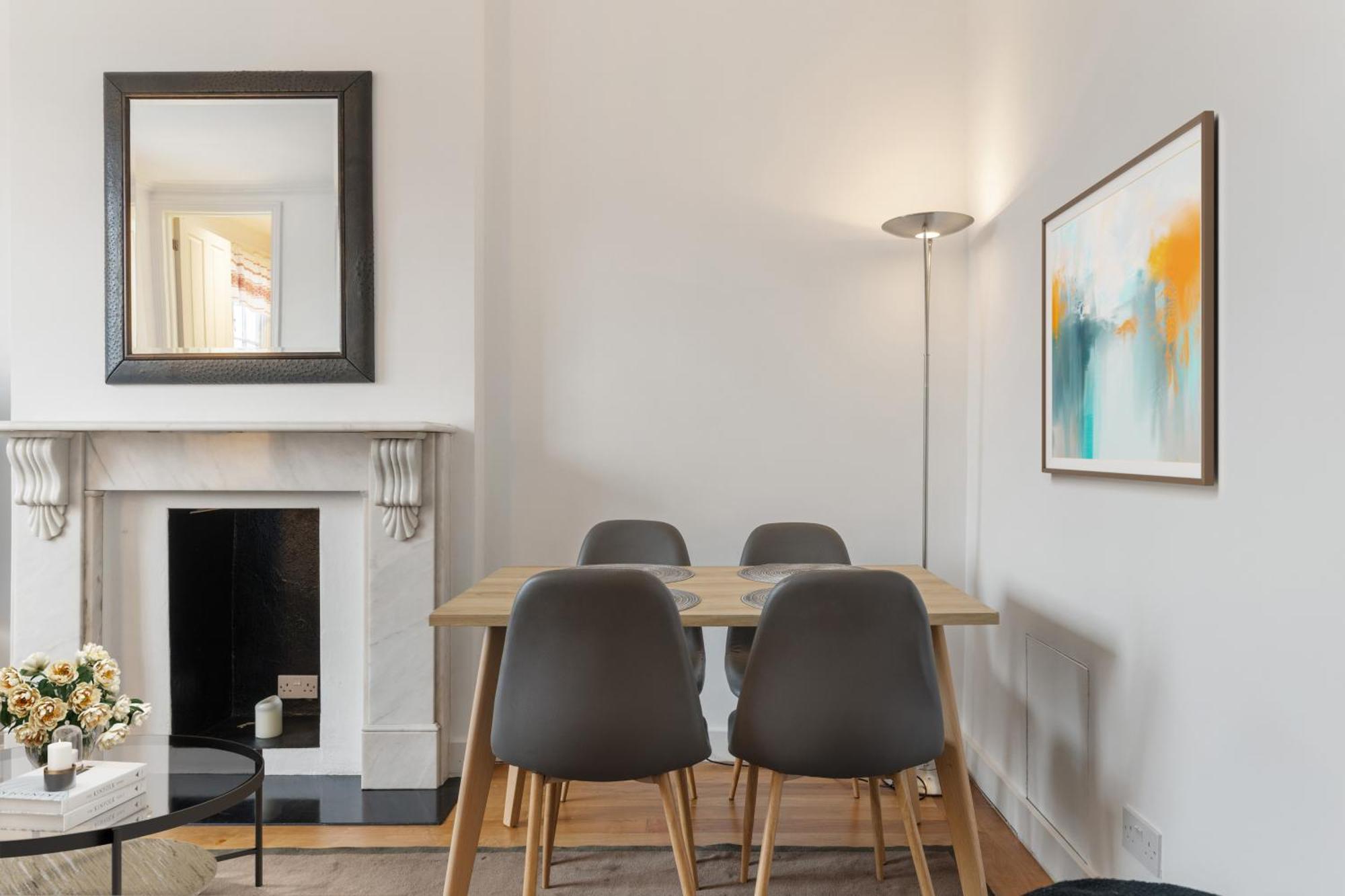 Lejlighed Heavenly Stays, Knightsbridge, Stylish 2-bd Escape London
