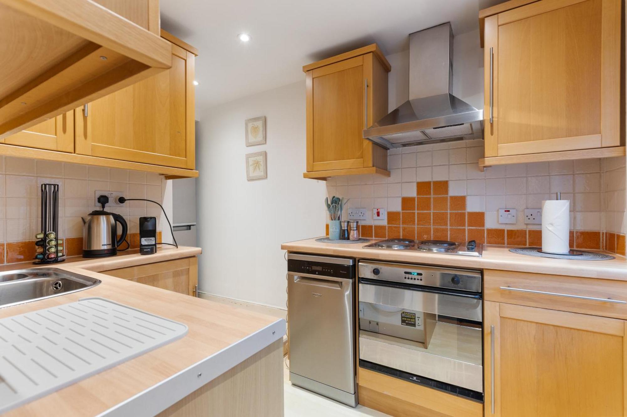 Heavenly Stays, Knightsbridge, Stylish 2-bd Escape Lejlighed