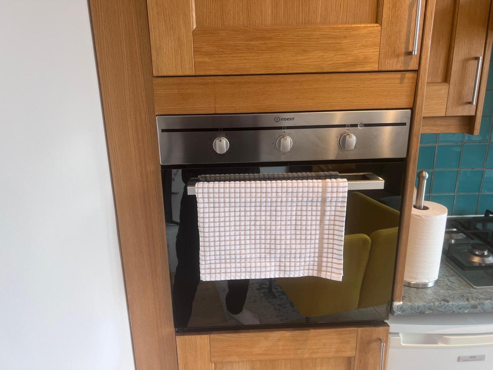 1 Bedroom Near Clapham North And Clapham High Street Station * Londen