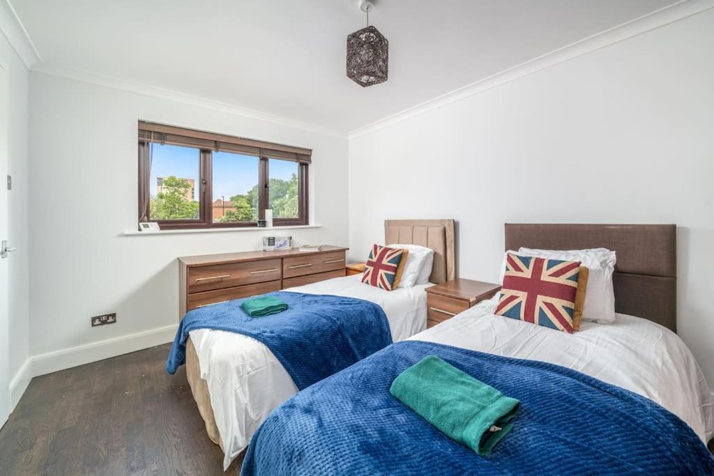 Gorgeous House, 5 Beds, Amazing Transport Links Londra