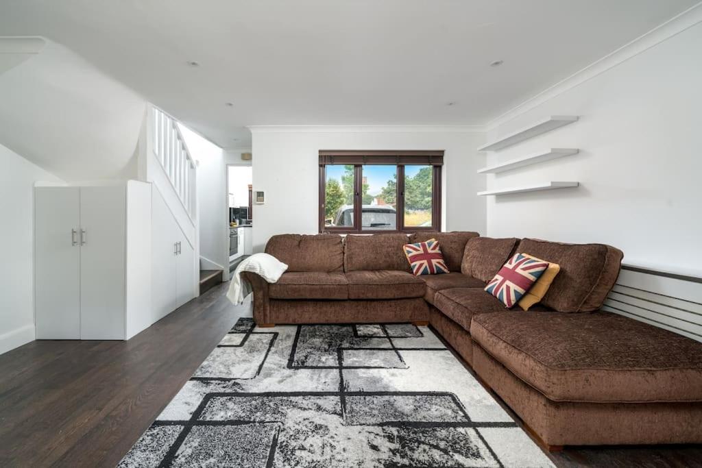 Gorgeous House, 5 Beds, Amazing Transport Links