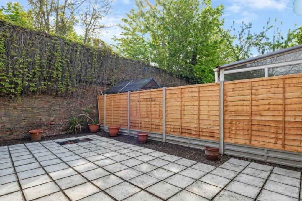 Gorgeous House, 5 Beds, Amazing Transport Links Appartamento