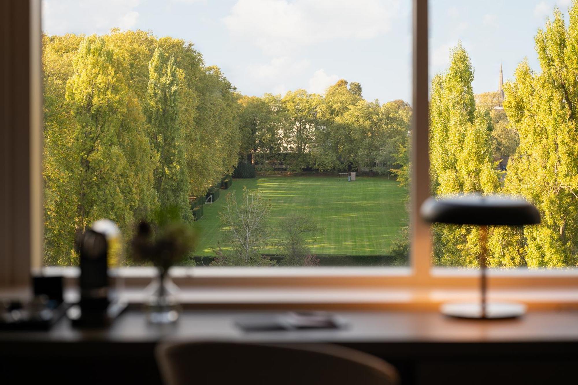 Royal Garden Hotell 5*