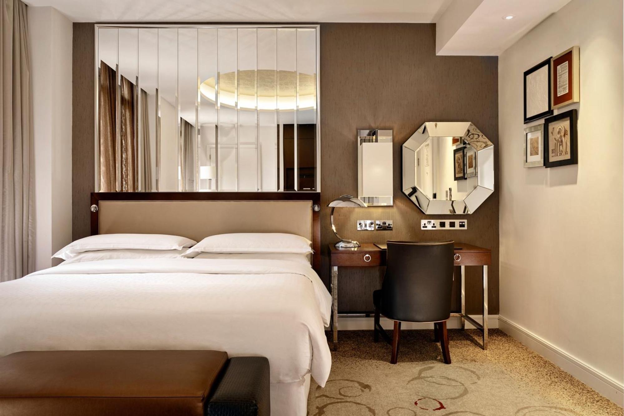 Sheraton Grand Park Lane Hotell 5*