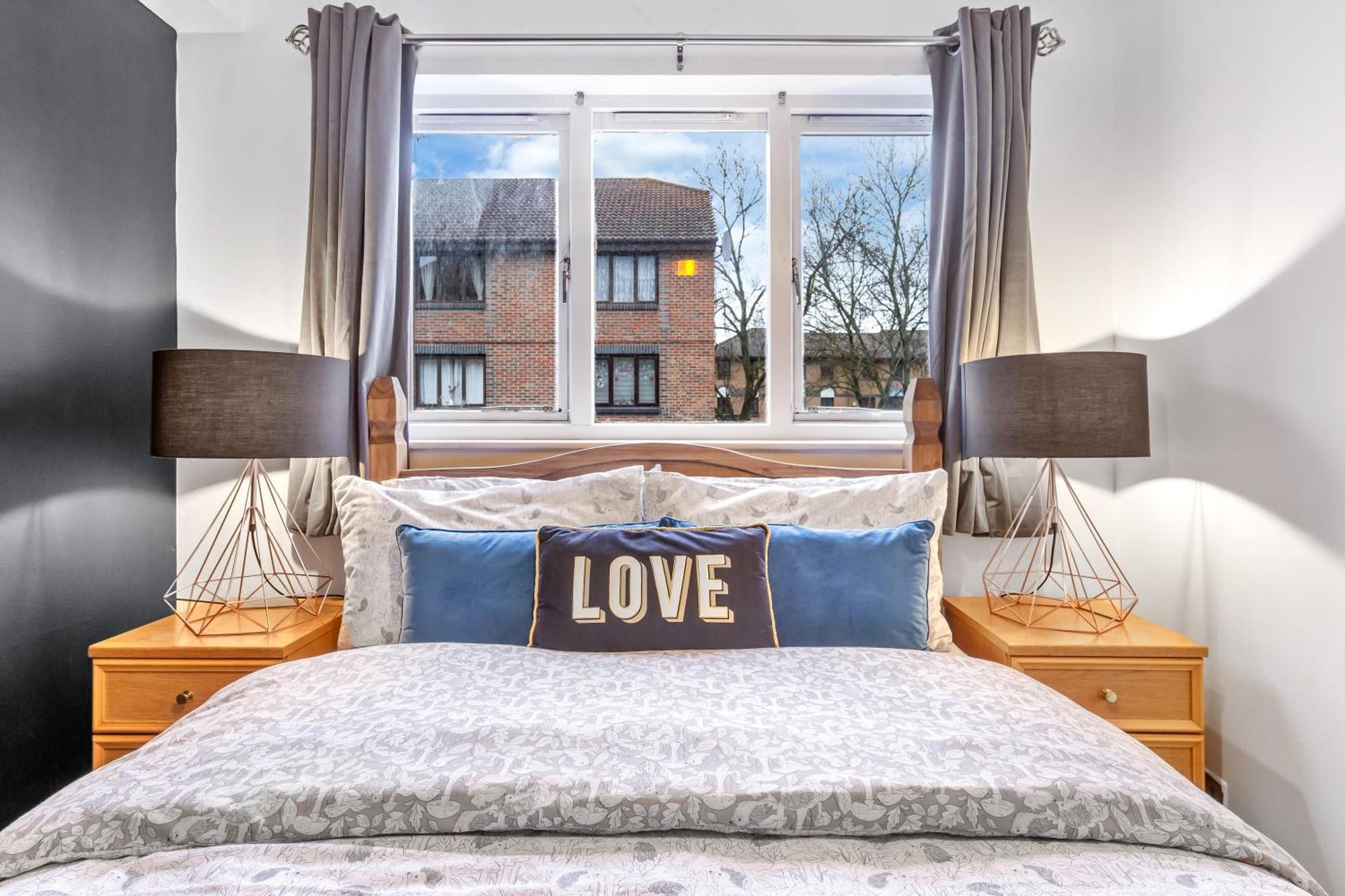 Quirky Canary 2bed, Free Parking, Smart Tv & Games Londen