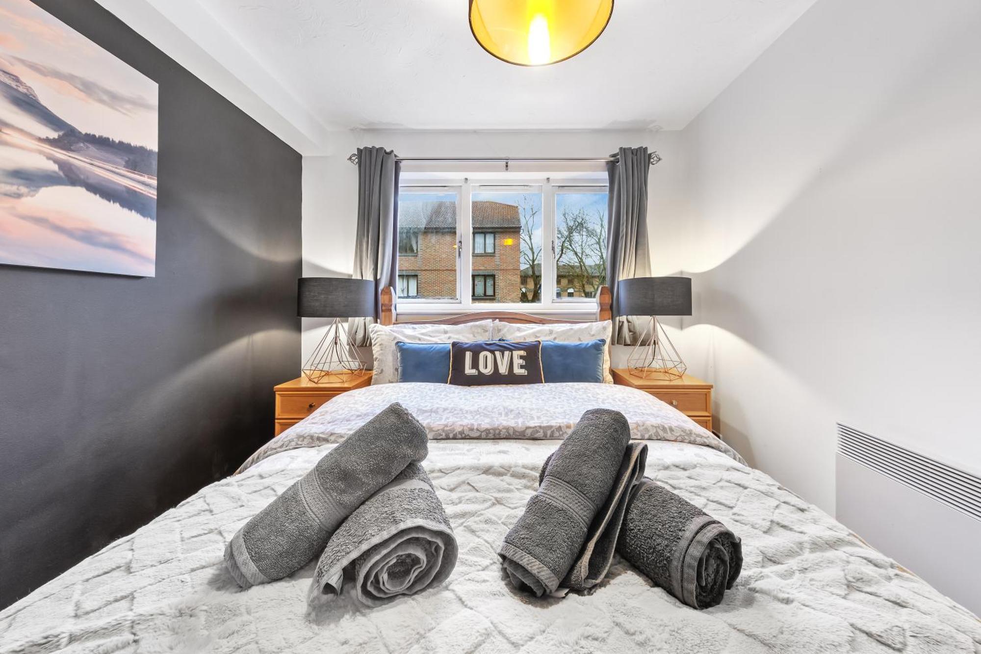 Quirky Canary 2bed, Free Parking, Smart Tv & Games Londen