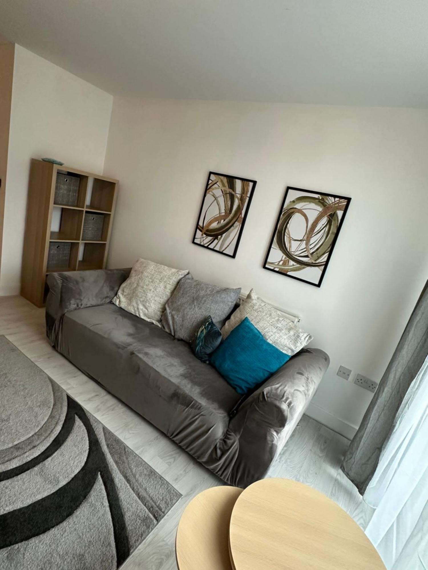 Appartement Flat In - Excel,o2,city Airport *