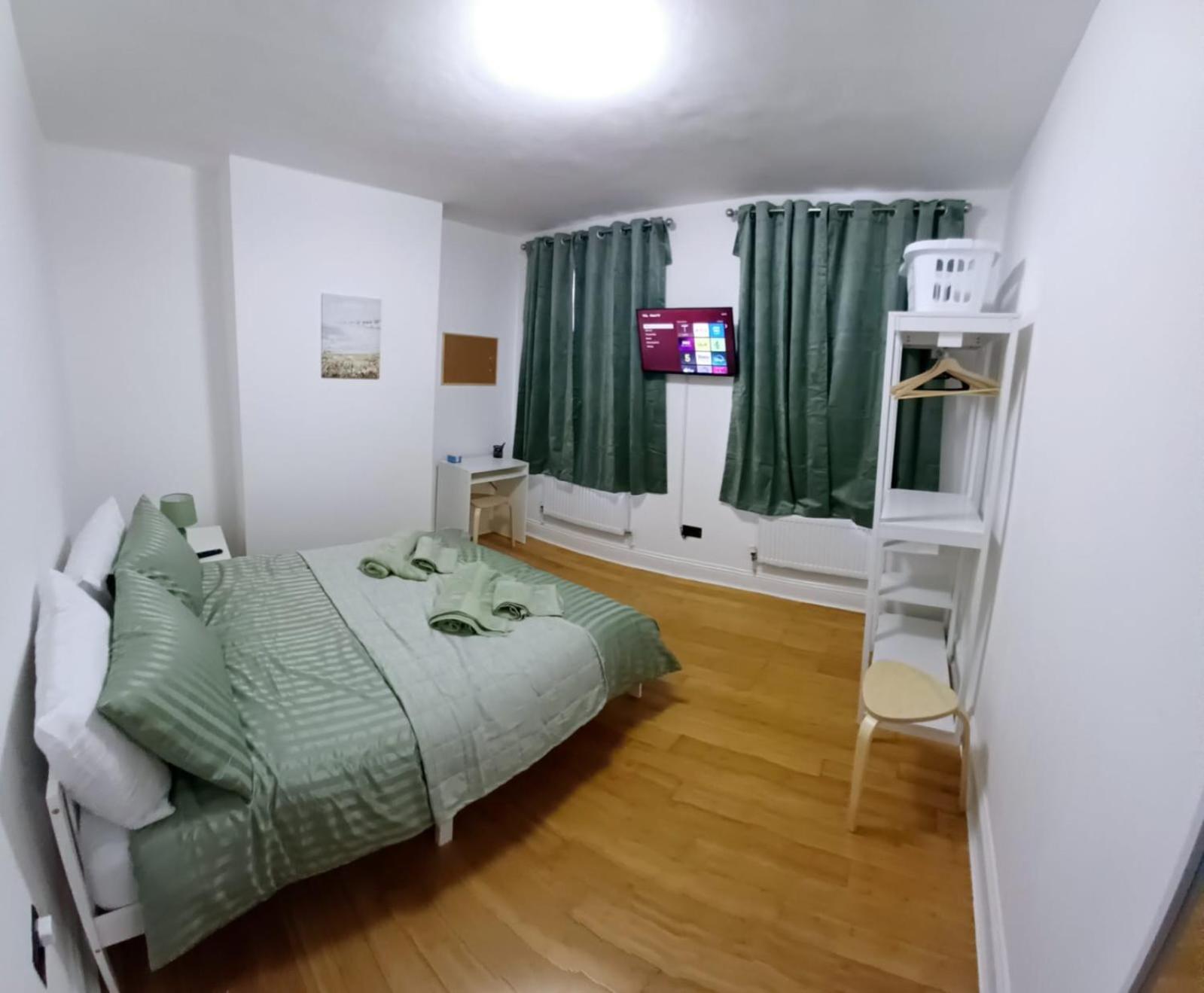 Croftons House Bed & Breakfast Londen